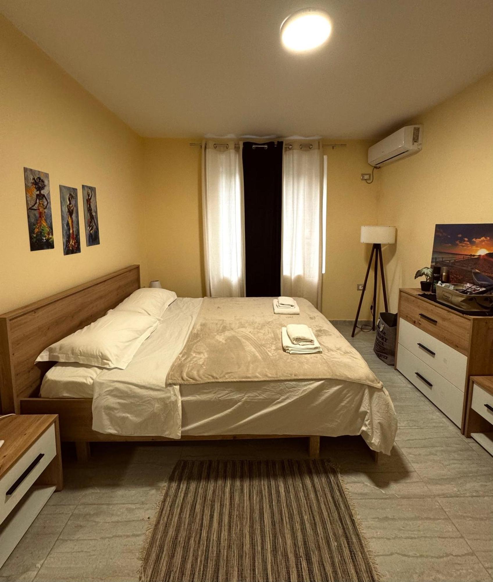 Urban Apartment In Blloku Tirana Exterior photo